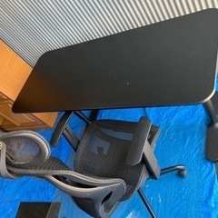 ikea Bekant デスクと椅子と置きマットセットの画像