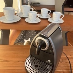 ジャンク品　ネスプレッソ　NESPRESSO マシーンとコーヒー...