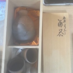 酒器　木箱入り　お猪口2点　徳利1本