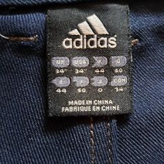 adidas　ビッグロゴジーンズの画像