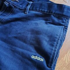 adidas　ビッグロゴジーンズの画像
