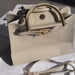 ハンドバック（ショルダーベルト付き）