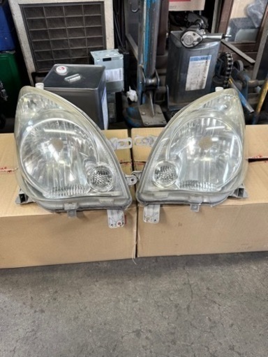 ダイハツ　ミラ　ヘッドライト左右セット　中古