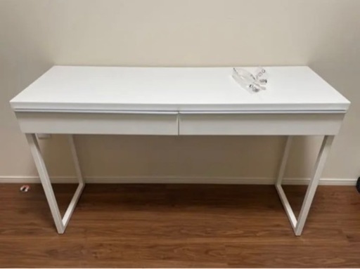 IKEA 美しい光沢が特徴のハイグロス仕上げ 美品