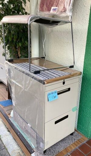 脇デスク