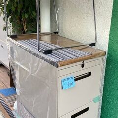脇デスク