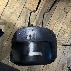 壊れた椅子