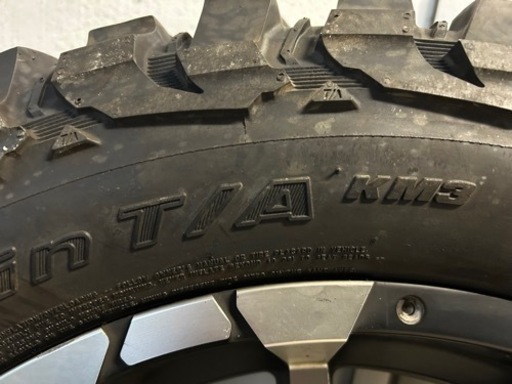 285/55R20 BFグッドリッチ
