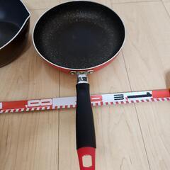 フライパン　大小各種の画像