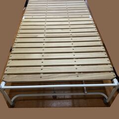 【美品】すのこ折りたたみベッド (シングル)の画像