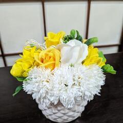 お花の飾り物です