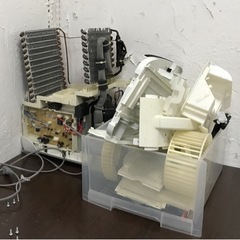 SHARP 除湿機　CV-B100-Wの画像