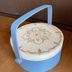 トールペイント　円形型　裁縫箱　入れ物の画像