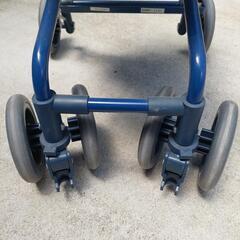 商談中　コンパクトシルバーショッピングカート☆ブレーキ付き！の画像