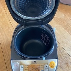 炊飯器の画像