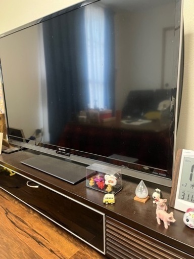 本日引き取り限定でテレビ台セットで5万円‼️シャープAQUOS60型