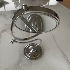 拡大鏡付き卓上ミラー　の画像