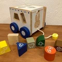 ミッフィー　おさんぽパズルカー