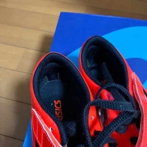 アシックス陸上競技シューズ