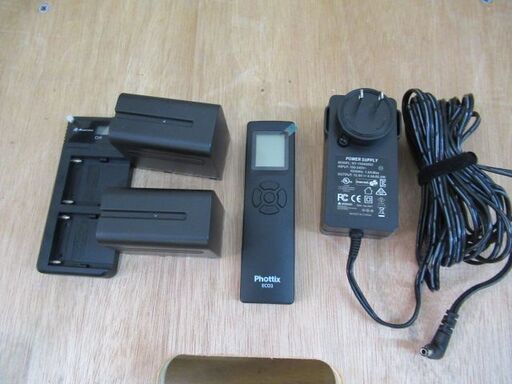 1ヶ月保証/LEDライト/調光、調色機能/ライトスタンド/逆折れ式/リモコン付き/Saldo 240/Nuada S3/中古品/JKN