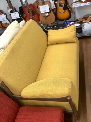 2人掛けソファ　マスタードカラー　布製