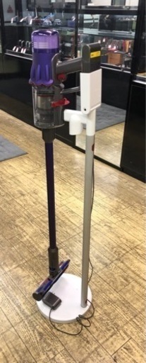 きまりました　中古　ダイソン　SV18 デジタル　スリム　コードレスクリーナー