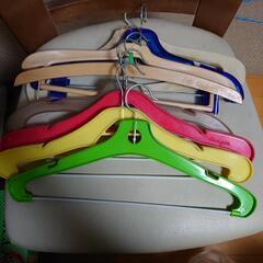 年代物のハンガー8本