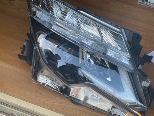 最終値下げ⭐︎エルグランド右ライト