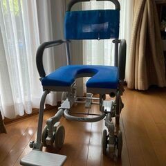 ウチエ　シャワー　車椅子