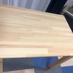 ダイニングテーブルの画像