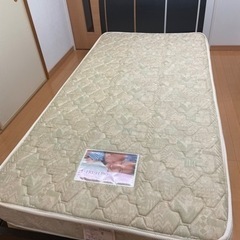 シングルベッド&マットレスの画像