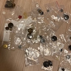 洋服　ボタン　はぎれの画像