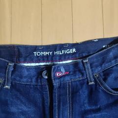 トミー・ヒルフィガー　ジーパンの画像
