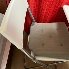 折り畳みテーブル＆椅子二脚の画像