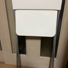 折り畳みテーブル＆椅子二脚の画像