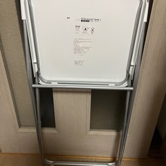 折り畳みテーブル＆椅子二脚の画像