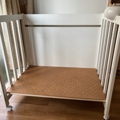 ベビーベッド の画像