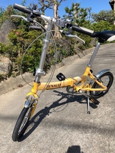 RENAULT16インチ6段変速前輪タイヤチーブ新品に交換済み