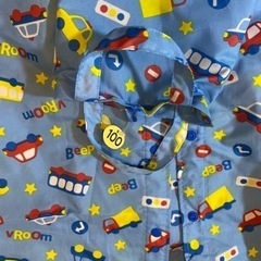 長靴とレインコートの画像