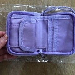 キティ　二つ折り財布  サンリオの画像