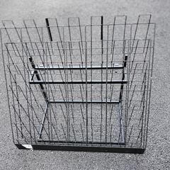 ひな壇ワイヤー什器 カタログスタンド付