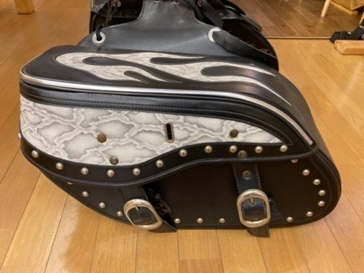 アメリカンバイクに似合うサイドバッグ他