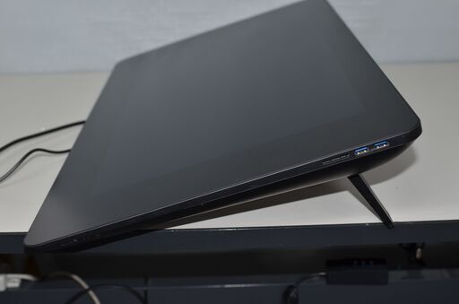 中古良品 ワコム Cintiq Pro 24 touch DTH-2420 4K対応の大型液晶ペンタブレット