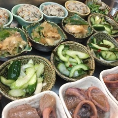 土日祝　居酒屋ホールスタッフ　日払い可 （7割）