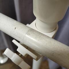 アイリスオーヤマ　押し入れ強力伸縮ハンガー

の画像