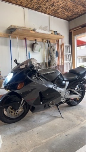 スズキ　隼　　値下げします。