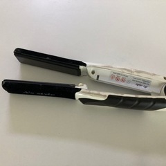 ヘアアイロン、ポーチ付きの画像