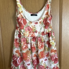 リエンダ　花柄フリルトップスの画像