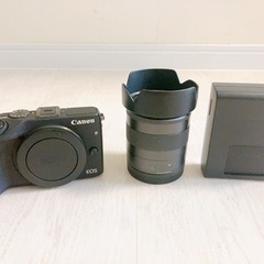 【お取引中】ミラーレス一眼カメラ　Canon EOS M3