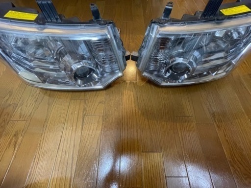 三菱デリカ　D5 ヘッドライト  左右